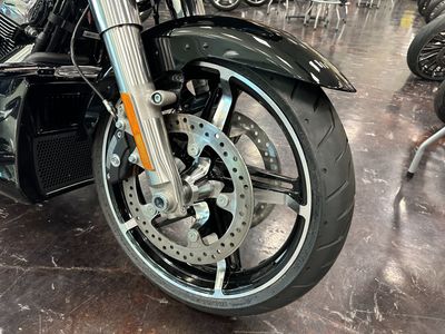 2025 Harley-Davidson Road Glide - Photo 4