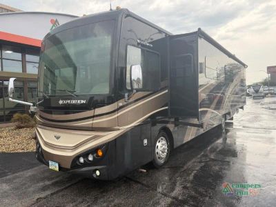 2016 Fleetwood RV Expedition — interior view