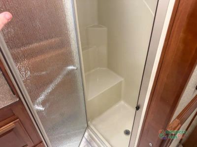 2016 Fleetwood RV Expedition — photo 45 view