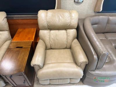 2016 Fleetwood RV Expedition — photo 36 view