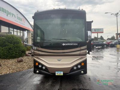2016 Fleetwood RV Expedition — detail view