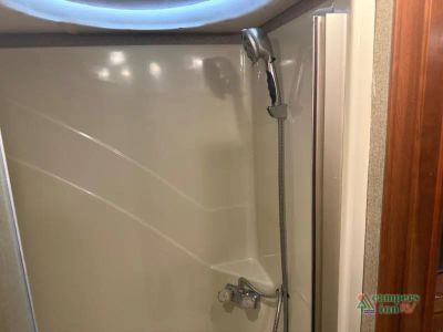 2016 Fleetwood RV Expedition — photo 44 view