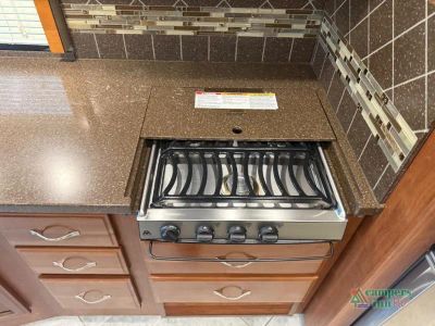 2016 Fleetwood RV Expedition — photo 33 view