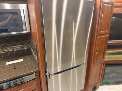 2016 Fleetwood RV Expedition — photo 32 view