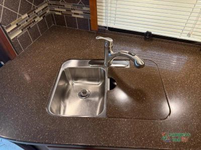 2016 Fleetwood RV Expedition — photo 26 view