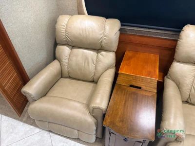 2016 Fleetwood RV Expedition — photo 35 view
