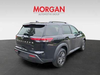 2024 Nissan Pathfinder — side profile view
