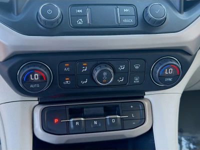 2023 GMC Acadia — photo 13 view