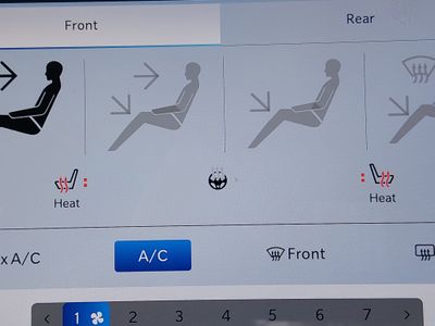 2023 Chrysler Pacifica — photo 18 view