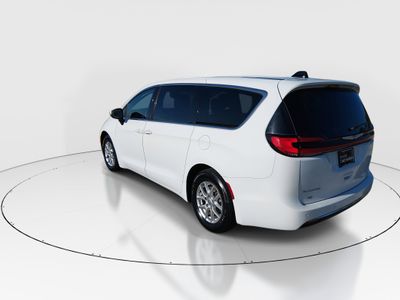 2023 Chrysler Pacifica — detail view