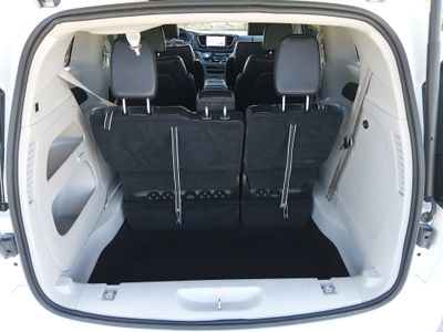 2023 Chrysler Pacifica — photo 11 view