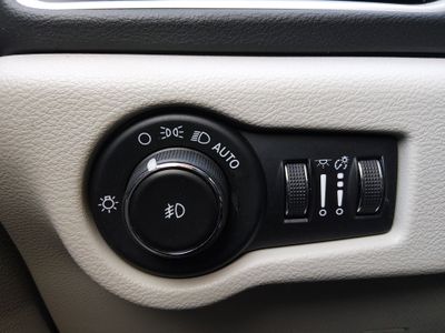 2023 Chrysler Pacifica — photo 20 view