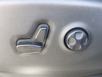 2023 Chrysler Pacifica — photo 21 view