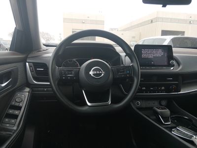 2023 Nissan Rogue — photo 17 view