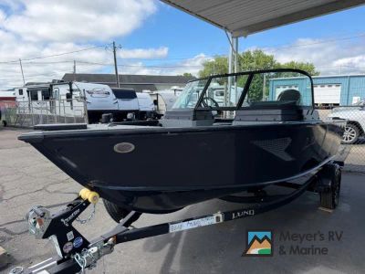 2026 Lund Adventure 1675 Sport — front three-quarter view