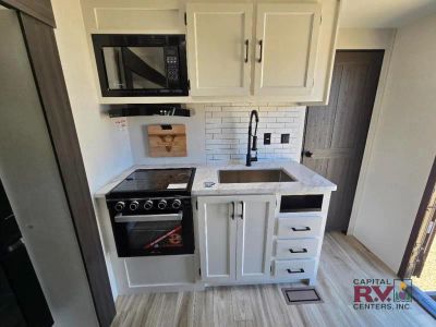 2026 Venture RV SportTrek - Photo 15