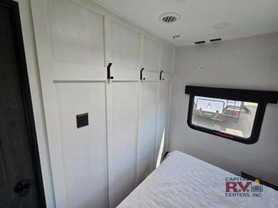 2026 Venture RV SportTrek - Photo 34