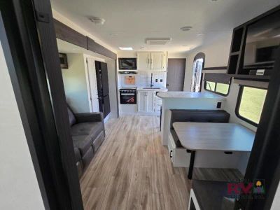 2026 Venture RV SportTrek - Photo 31