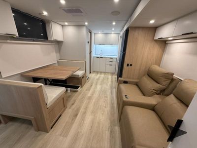 2026 Winnebago Thrive - Photo 11