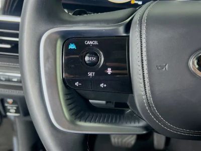 2025 INFINITI QX80 — photo 17 view
