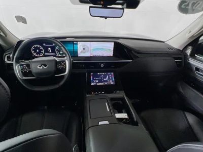 2025 INFINITI QX80 — photo 28 view