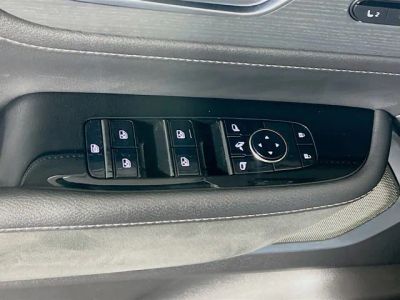 2025 INFINITI QX80 — photo 12 view