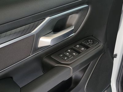 2026 Ram 1500 — photo 16 view