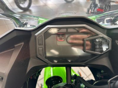 2025 Kawasaki Ninja 500 KRT Edition - Photo 5