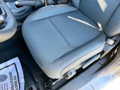 2026 Jeep Gladiator — photo 18 view
