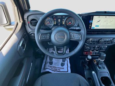 2026 Jeep Gladiator — photo 21 view