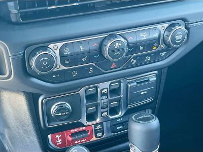 2026 Jeep Gladiator — photo 15 view