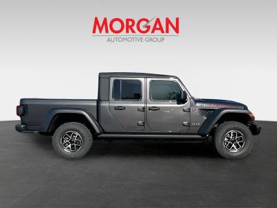 2026 Jeep Gladiator — photo 8 view