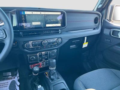 2026 Jeep Gladiator — photo 22 view