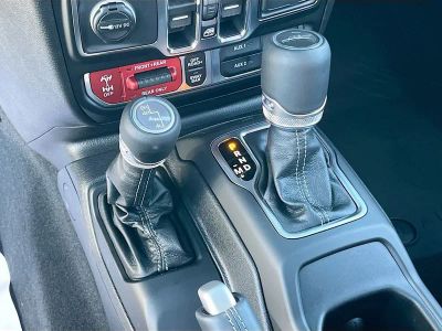 2026 Jeep Gladiator — photo 16 view
