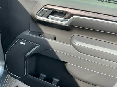 2026 Chevrolet Silverado 1500 — photo 21 view