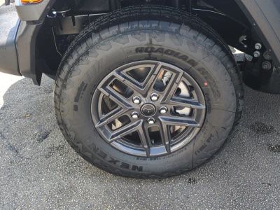 2026 Jeep Wrangler — photo 11 view