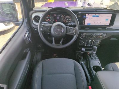 2026 Jeep Wrangler — photo 18 view