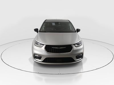 2024 Chrysler Pacifica — side profile view