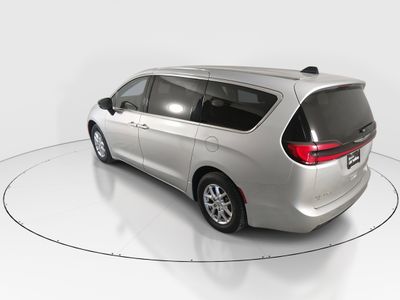 2024 Chrysler Pacifica — detail view