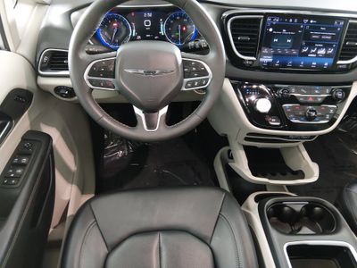 2024 Chrysler Pacifica — photo 22 view