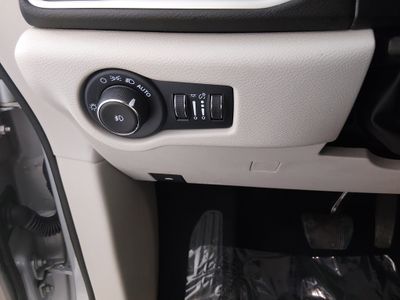 2024 Chrysler Pacifica — photo 13 view