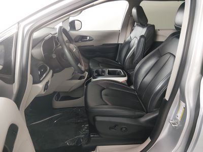 2024 Chrysler Pacifica — photo 21 view