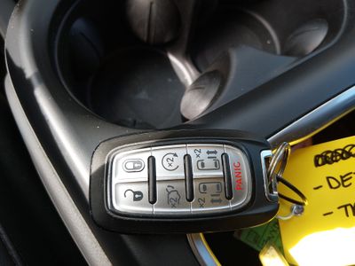 2023 Chrysler Pacifica — photo 15 view