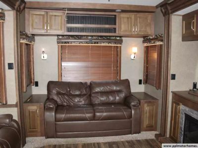 2016 Keystone 3591RS — photo 34 view