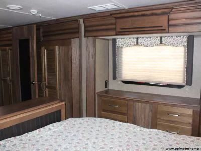 2016 Keystone 3591RS — photo 8 view