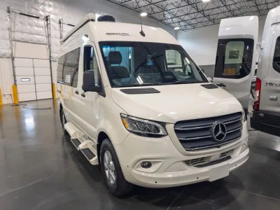 2026 Pleasure Way ASCENT — front three-quarter view