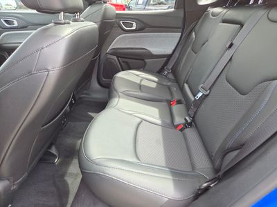 2023 Jeep Compass — photo 18 view