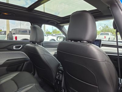 2023 Jeep Compass — photo 12 view