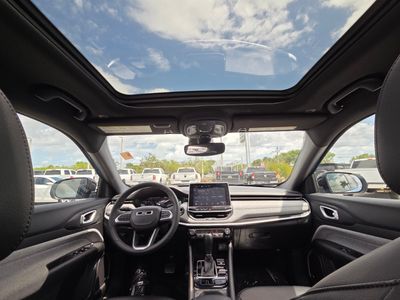 2023 Jeep Compass — photo 20 view