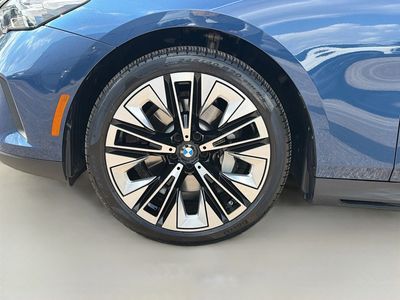 2026 BMW 5 Series — photo 42 view